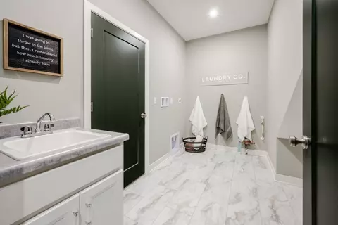 Other - 5469 Sheldon Close, Middletown, OH 45005 photo 13 of 48