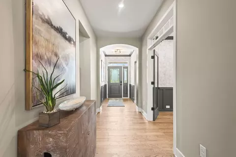 Entry Way - 5469 Sheldon Close, Middletown, OH 45005 photo 4 of 13