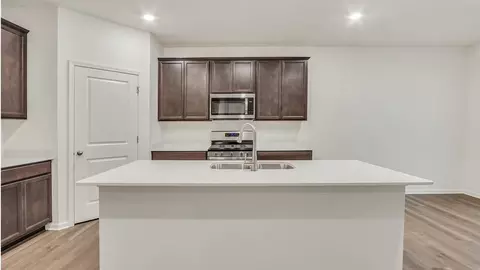 Kitchen - 14731 S Parkview Dr, Plainfield, IL 60544 photo 4 of 8