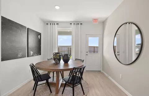 Dining - 574 Ruby Bend Ln, Montgomery, TX 77356 photo 2 of 2