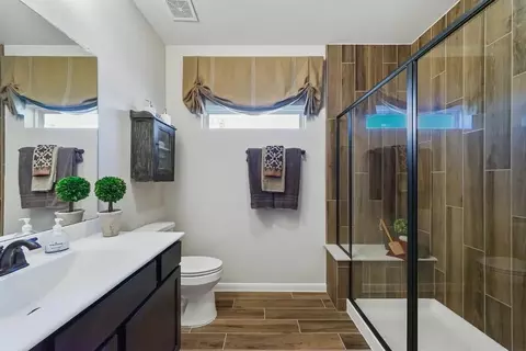 Bath - 32111 River Birch Ln, Waller, TX 77484 photo 4 of 6