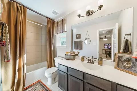 Bath - 32111 River Birch Ln, Waller, TX 77484 photo 5 of 6