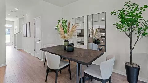 Dining - 3545 Chroma St, Orlando, FL 32824 photo 2 of 2