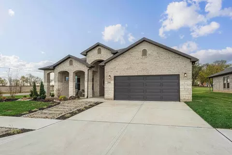 25270 W 83rd Ter, Lenexa, KS 66227