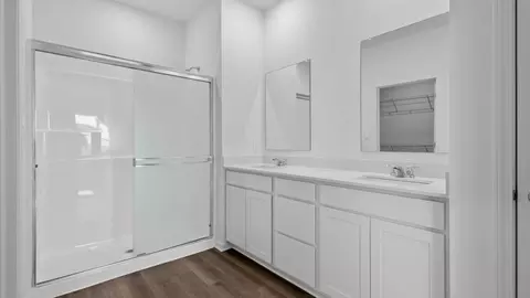 Bath - 290 Snowdrop Ln, Elgin, IL 60124 photo 3 of 7