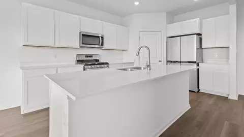 Kitchen - 290 Snowdrop Ln, Elgin, IL 60124 photo 1 of 15