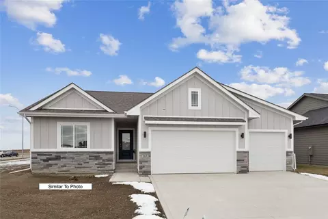 633 34th Se St, Altoona, IA 50009