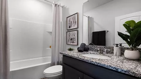 Bath - 3389 Arch Ave, Ormond Beach, FL 32174 photo 2 of 5