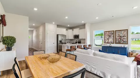 Dining - 124 Red Deer Trce UNIT 6, Dothan, AL 36301 photo 2 of 2