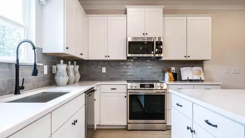 Kitchen - 120 White Azalea Way, Benson, NC 27504 photo 4 of 4