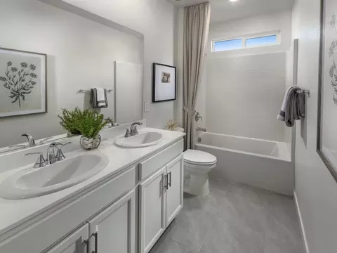 Bath - 1292 Revere Loop, Galt, CA 95632 photo 4 of 4