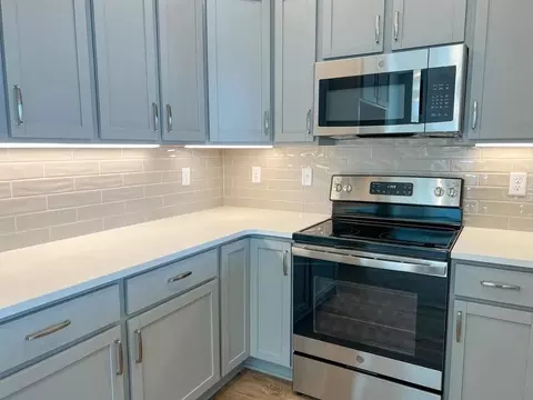 Kitchen - 403 E Park Pl, Andover, KS 67002 photo 2 of 4