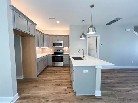 Kitchen - 403 E Park Pl, Andover, KS 67002 photo 3 of 4