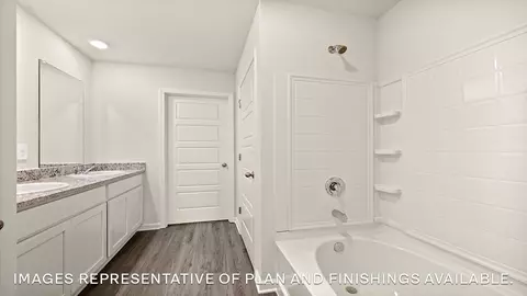 Bath - 12575 Foxglove Ave, Walker, LA 70785 photo 3 of 3