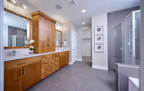Bath - 2133 Altia St, Middleton, ID 83644 photo 3 of 4