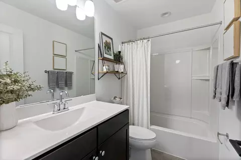 Bath - 10245 Spokane Dr, Affton, MO 63123 photo 10 of 20