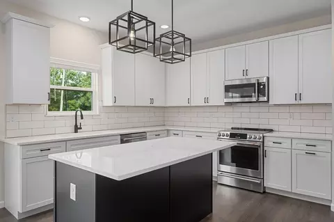 Kitchen - 10245 Spokane Dr, Affton, MO 63123 photo 16 of 27