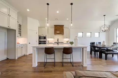 Kitchen - 7201 E Oakland St, Broken Arrow, OK 74014 photo 2 of 7