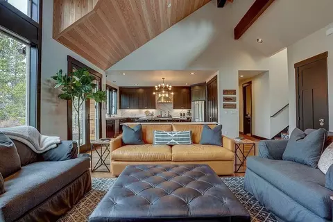 Living - Jeremiah Ct, Hickory, NC 28601 photo 4 of 6