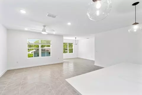3810 W Marianna Dr, Citrus Springs, FL 34433