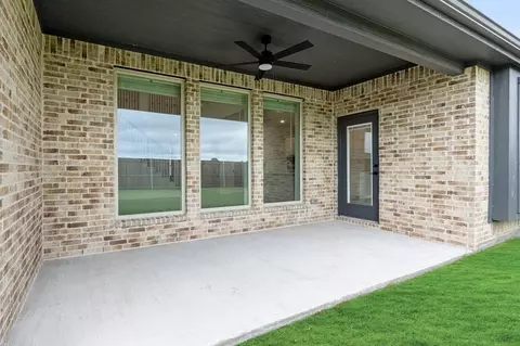 Exterior - 237 Sweetwater Dr, Commerce, TX 75428 photo 4 of 6