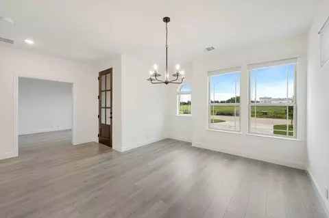 Dining - 237 Sweetwater Dr, Commerce, TX 75428 photo 2 of 3