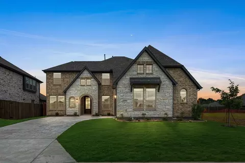 Exterior - 237 Sweetwater Dr, Commerce, TX 75428 photo 2 of 6