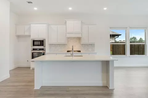 Kitchen - 237 Sweetwater Dr, Commerce, TX 75428 photo 1 of 4