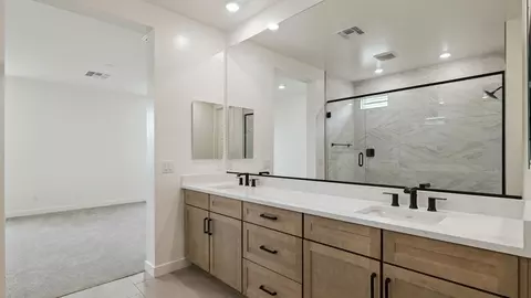 Bath - 24025 N 25th St, Phoenix, AZ 85024 photo 6 of 10