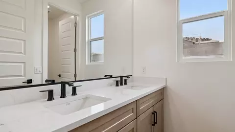 Bath - 24025 N 25th St, Phoenix, AZ 85024 photo 1 of 10