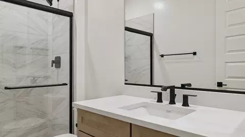 Bath - 24025 N 25th St, Phoenix, AZ 85024 photo 5 of 10