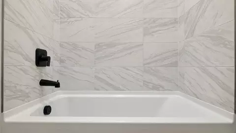 Bath - 24025 N 25th St, Phoenix, AZ 85024 photo 3 of 10