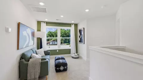 Entry Way - 606 Jules Ln, Moore, SC 29369 photo 5 of 8