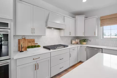 Kitchen - Cambrium Ct., Wentzville, MO 63385 photo 3 of 5