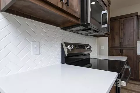 Kitchen - 1917 Wellington Dr, Ozark, MO 65721 photo 4 of 5