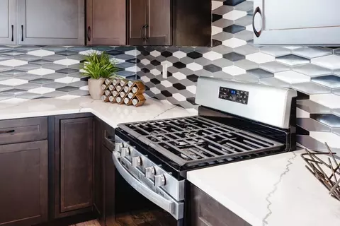 Kitchen - 805 Halfpipe St, Belgrade, MT 59714 photo 3 of 5