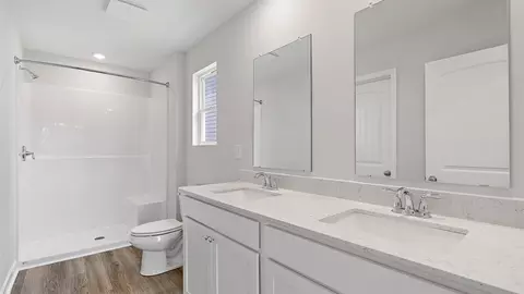 Bath - 3116 Knotts Dr, Montgomery, AL 36116 photo 1 of 8