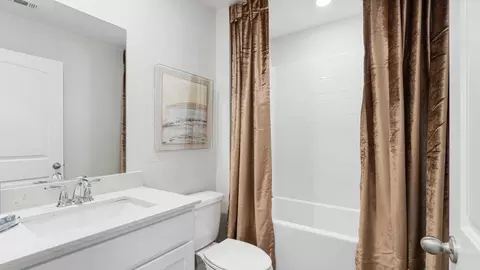 Bath - 3116 Knotts Dr, Montgomery, AL 36116 photo 3 of 8