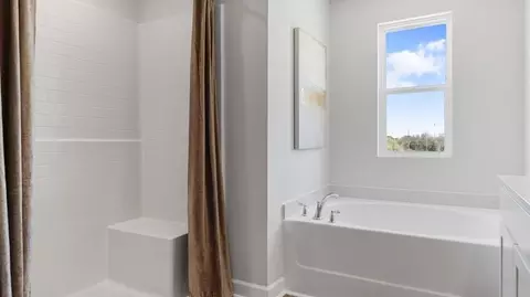 Bath - 3116 Knotts Dr, Montgomery, AL 36116 photo 6 of 8