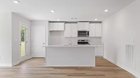 Kitchen - 3116 Knotts Dr, Montgomery, AL 36116 photo 5 of 9