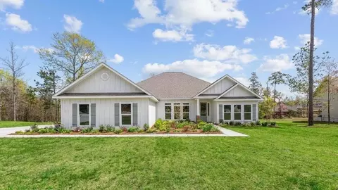 6601 Palm Pointe Dr, Ocean Springs, MS 39564