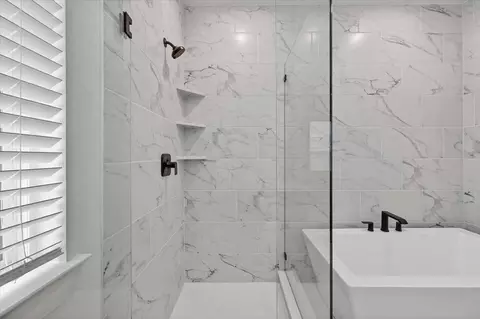 Bath - 204 Shady Spring Trl, Georgetown, TX 78628 photo 4 of 5