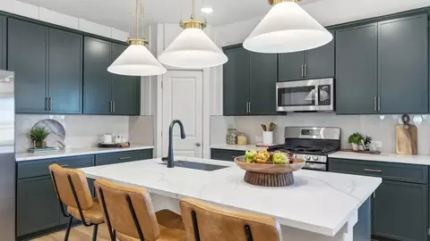 Kitchen - 200 Seattle Slew Dr, Jarrell, TX 76537 photo 1 of 8