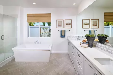 Bath - 5548 Dora Way, Oceanside, CA 92057 photo 1 of 10