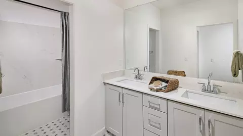 Bath - 5548 Dora Way, Oceanside, CA 92057 photo 7 of 10