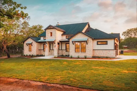 104 Reserve Ct, La Vernia, TX 78121