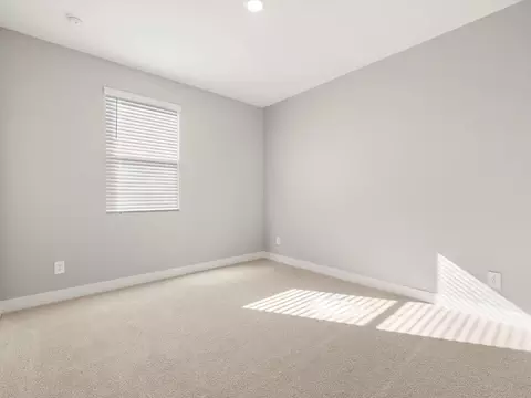 Bedroom - 358 W Flatiron Trl, Apache Junction, AZ 85120 photo 3 of 6