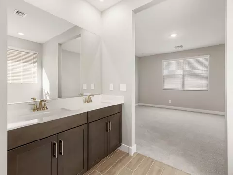 Bath - 358 W Flatiron Trl, Apache Junction, AZ 85120 photo 2 of 5