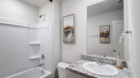 Bath - 5047 Quail Ridge Dr, Jackson, MS 39212 photo 2 of 3