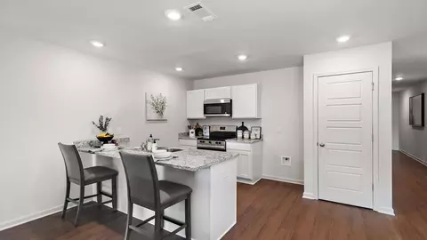 Kitchen - 5047 Quail Ridge Dr, Jackson, MS 39212 photo 1 of 2